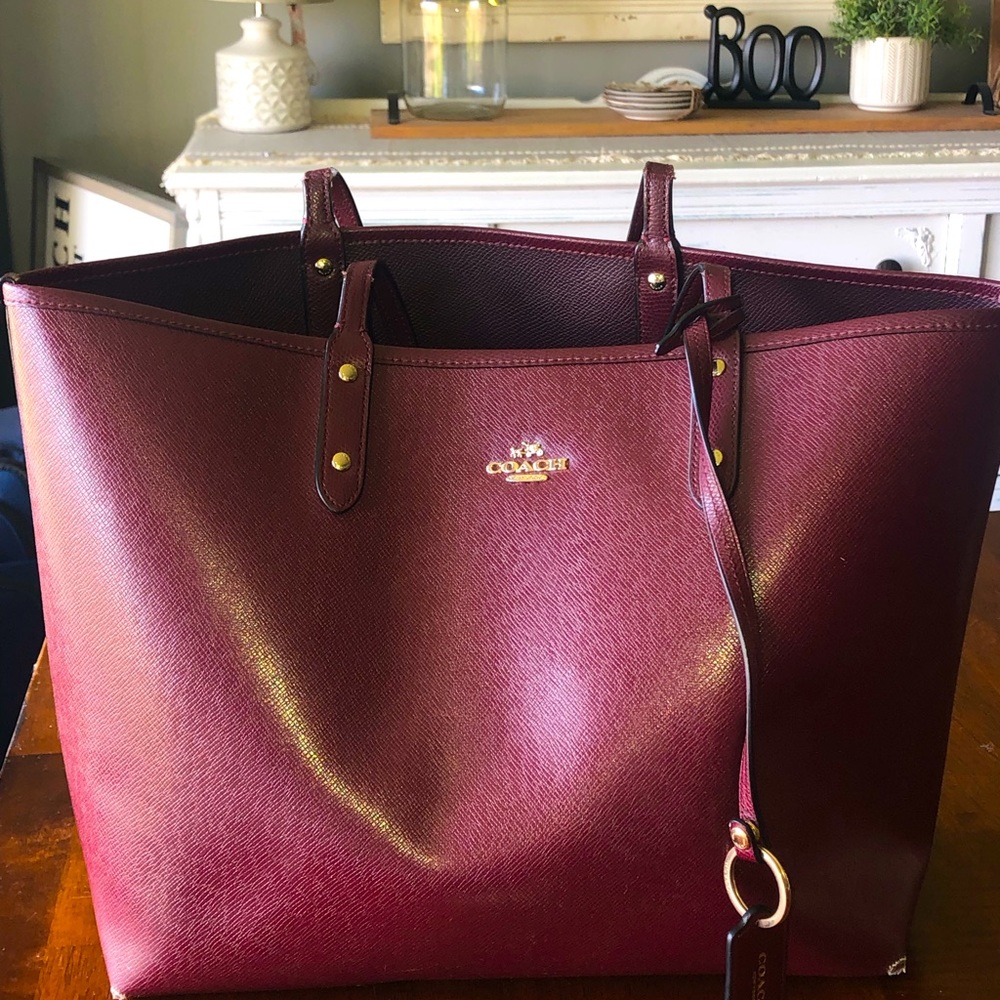 Burgundy Coach tote bag